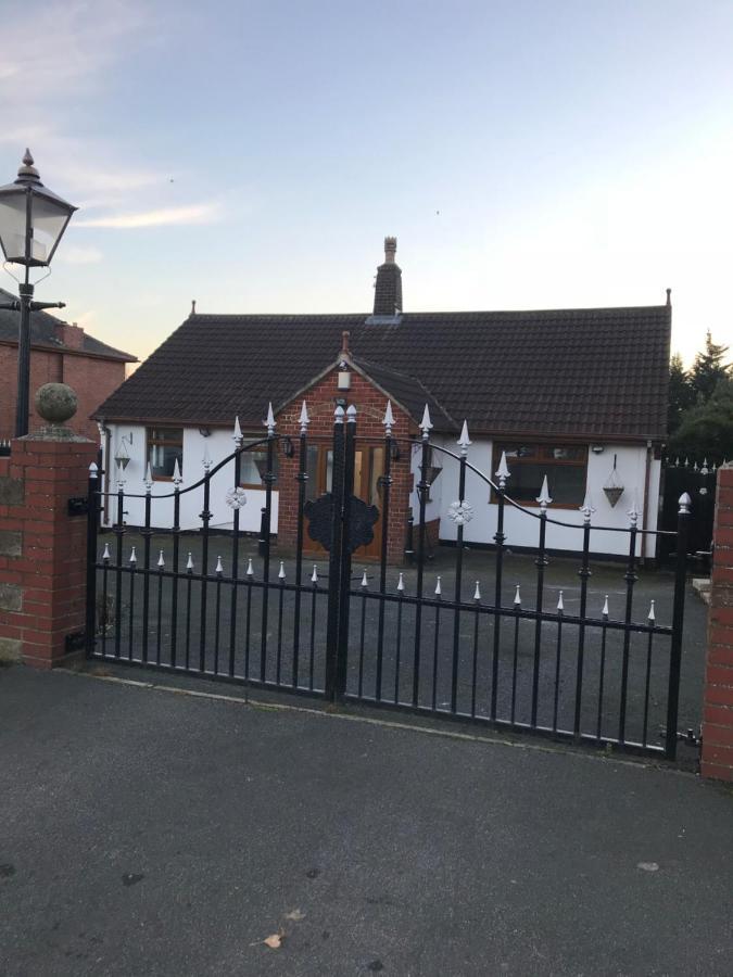 The Bungalow Bed & Breakfast Leeds  Exterior foto